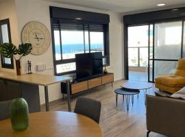 Blue Sea Suite, apartment in Ashkelon