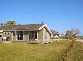 Amazing Home In Sams With House Sea View: Onsbjerg şehrinde bir kulübe