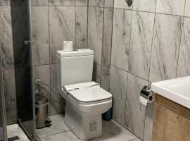 RZA HOTEL, hotel Aşağı İmrahor városában