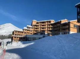 Haut Belle Plagne, vue montagnes, au pied des pistes, proche de l'ESF & espace piscine inclus