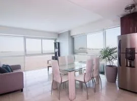 Riverfront II, piso 2, suite vista al rio, Puerto Santa Ana, Guayaquil