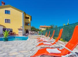 Awesome Home In Nedescina With Outdoor Swimming Pool, αγροικία σε Nedeščina
