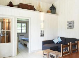 Maison cosy près du centre des Portes-en-Ré, 2 chambres, forfait ménage inclus - FR-1-434-73, hotel di Les Portes
