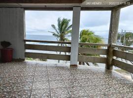 Ocean View Room Jay Henry's Transient House, παραθεριστική κατοικία σε Pagudpud