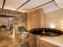 Hébergement Deluxe avec Grand Jacuzzi et Sauna Millau, villa em Millau