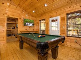 Mountain Retreat 5b5b Cabin with 2 HotTubs, Theater & Game Rm,1mi to the Parkway! - Ideal for Family Reunions or Group Getaways! Home away from home, hotel in Pigeon Forge