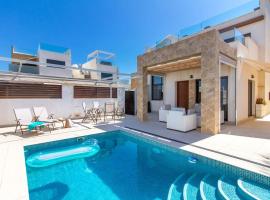 Villa Nina with pool, hotel met zwembaden in Rojales