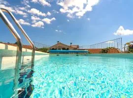 Villa Salvia with pool