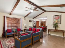 Fully Furnished 4 Bed 3 Bath Home with Pool, villa in McAllen