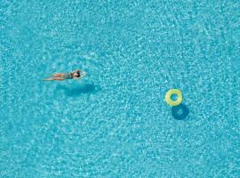 Little Bird Lesvos、ペトラのアパートホテル