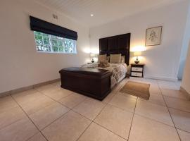 Fiore Guest Accommodation, hotel near Parking in old quarry, Greyton