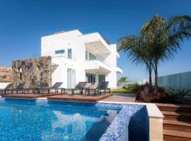 Sea Pearl Beachfront Villas - Breeze, קוטג' באיה נאפה