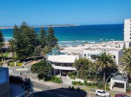 Spectacular Waterfront Views Discover the Hidden Gem of Cronulla with our Rare 3 Bedroom Apartment with Free Parking, hotel v destinaci Cronulla