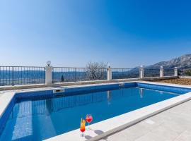 Nartiće에 위치한 빌라 Luxurious Villa in Gruda with Pool
