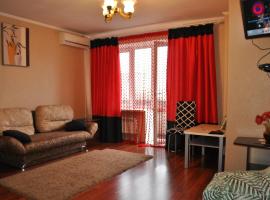 Spacious apartment with balcony, hotel in Kremenchuk