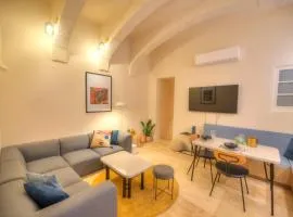 Stylish & traditional 1 bedroom apartment DDEM1-1