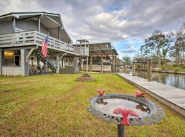 Springfield Riverfront Cabin with Boat Dock!, Hotel mit Parkplatz in Springfield