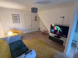 Chase View - Dog Friendly - Close to Cannock Chase - Great Motorway Links - Perfect for contractors and leisure, hotel a prop de Estació de servei de Norton Canes M6 Toll, a Hednesford