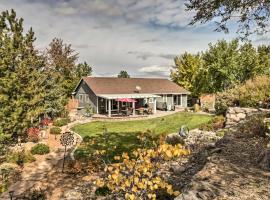 Reno Home with Private Yard and Hot Tub, holiday home in Reno