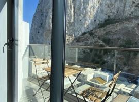CP High floor luxury studio, hotel em Gibraltar