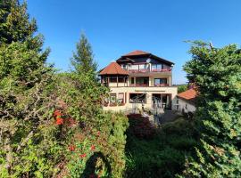 Hotel Schönblick, hotel em Bad Herrenalb