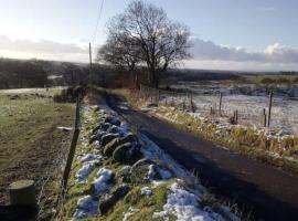 The Hillock, hotell med parkeringsplass i Uplawmoor