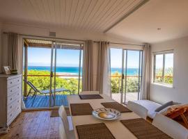 Serene Hide-Away with ocean views., hotel near Scarborough Beach Parking, Cape Town