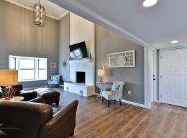 Lazy Boho Resort: Roomy Lux. Home w/ Private Pool, hotel in Abilene