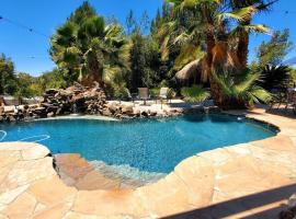 Special Vacation House/ Pool & Basketball Court, hotel in El Cajon