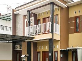 Salma Guesthouse, hotel in Salakan