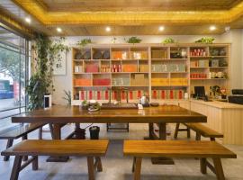 Qianxun Tea House & Homestay, feriebolig i Wuyishan