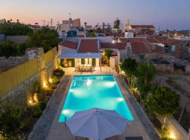 Villa Helidona, hotel with parking in Heraklio Town