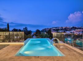 Maltese Luxury Villas - Sunset Infinity Pools, Indoor Heated Pools and More!, căsuță din Mellieħa