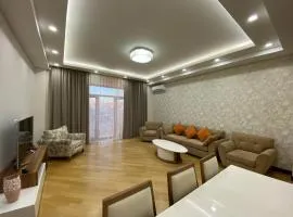Kajaznuni Street, 3 bedrooms Luxury & Unique apartment QA444