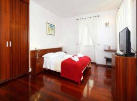 Villa Slika, hotel en Milna