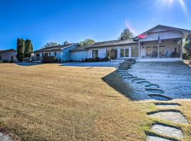 Lovely Hot Springs Home with Lake Balboa Access, hotel din Hot Springs Village