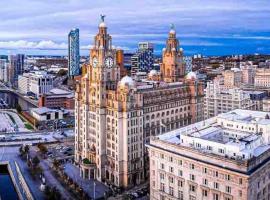 Luxury 1 bed full apartment with balcony, hotel familiar en Liverpool