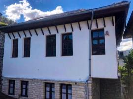 MiziriGuestHouse, nhà nghỉ dưỡng ở Gjirokastër