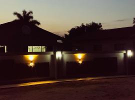 KO'THABENG GUESTHOUSE, hotel v destinaci Lebowakgomo