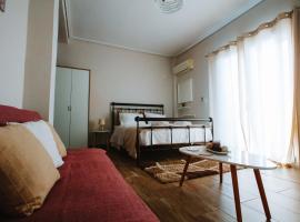 3 Bros Studio, hotel near Alonaki Square, Chalkida