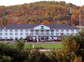 Quality Inn & Suites Bellville - Mansfield, hôtel à Bellville près de : Aéroport régional de Mansfield Lahm - MFD
