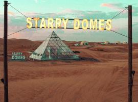 Starry Domes Desert Camp, hotelli kohteessa Badīyah