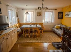 House Pucnk-beautiful countryside, hotel bajet di Železniki