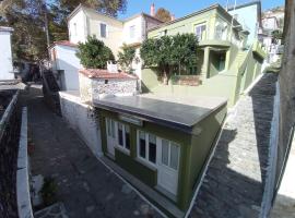 Kalderimi "Olive Green" House, cheap hotel in Promírion