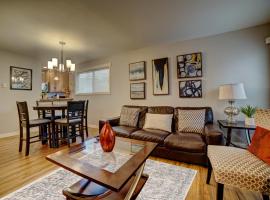 Cozy 2 Bedroom Townhouse in Northgate, hotel di Seattle