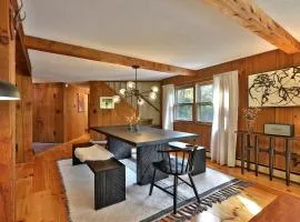 Forest Mountain Escape- Beautiful Mountaintop Escape in Mendon, VT, 20 min to Killington 14 to Pico, home