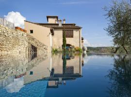 Casamaggio Villas, hotel v mestu San Donato in Collina