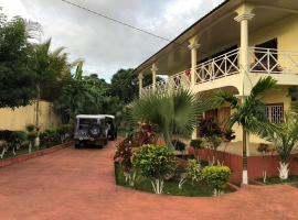 Villa Soa, מלון בHell-Ville