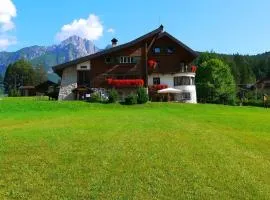 Camera 4 letti +ang cucina/bagno all'interno Villa