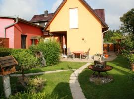 Ferienwohnungen Gentz 1 & 2, WLAN, ruhige Lage, Terrasse, hotel en Ulrichshorst